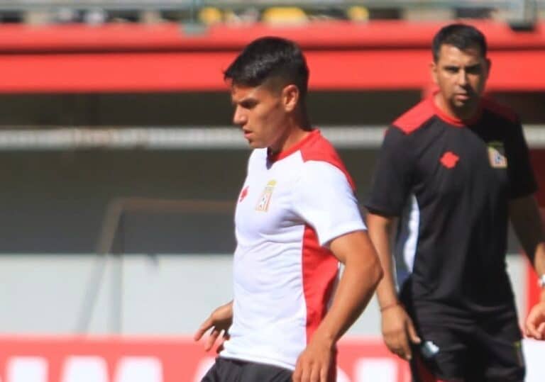 Unión Española pone sus ojos en Yerko Leiva