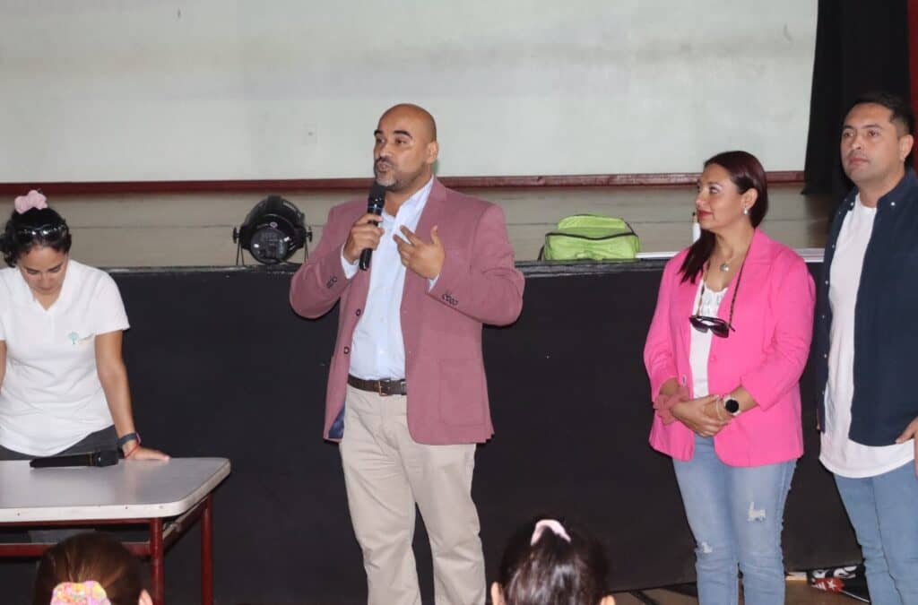 Familias del proyecto Parque del Sol en Molina recibieron asesorías ante inminente entrega de casas