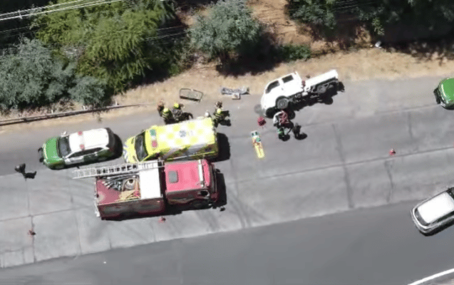 Camioneta volcó tras colisión con vehículo menor en cruce de Pichingal en Molina