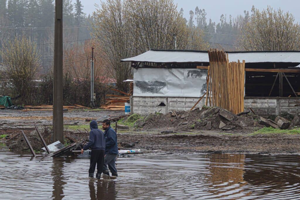 Contraloría ordenó sumario en Vialidad por demoras en el pago a contratistas tras inundaciones de 2023