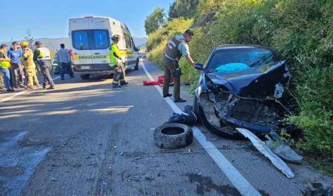 Colisión frontal entre camión y auto deja un lesionado en Sagrada Familia