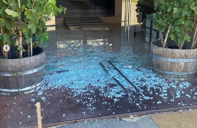 Viña Santa Cruz denuncia vandalización de su Museo del Vino en Colchagua