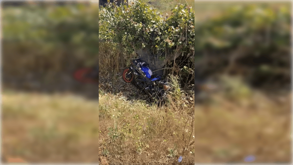 Dos lesionados deja violenta colisión entre camioneta y motocicleta en sector Huapi de Licantén