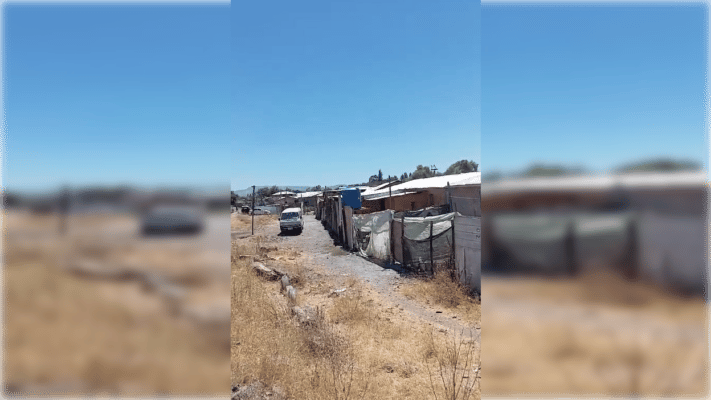 Fosas sépticas destapadas generan foco de contaminación en toma Dragones Sur de Curicó