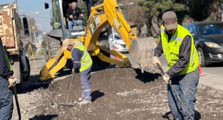 Anuncian plan de contingencia en trabajos de pavimentación frente al Parque Muévete de Curicó