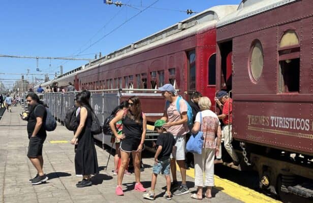 Tren del Recuerdo se viste de fiesta: Anuncia viajes especiales a las Vendimias de Curicó, San Antonio y Aconcagua