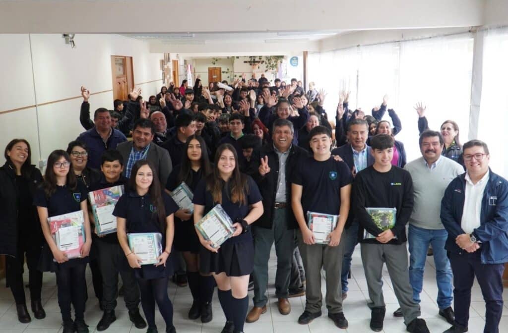 Junaeb completa entrega de más de 149 mil sets de útiles escolares a nivel regional