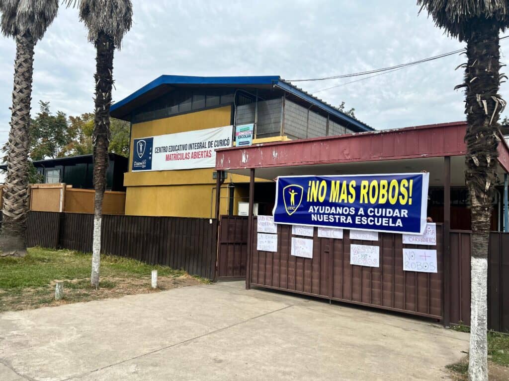 Delincuentes desvalijan instalaciones sanitarias del Centro Educativo Integral de Curicó