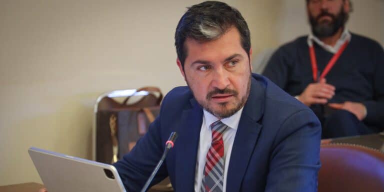 Diputado Rey critica recorte presupuestario y exige respeto para el Maule
