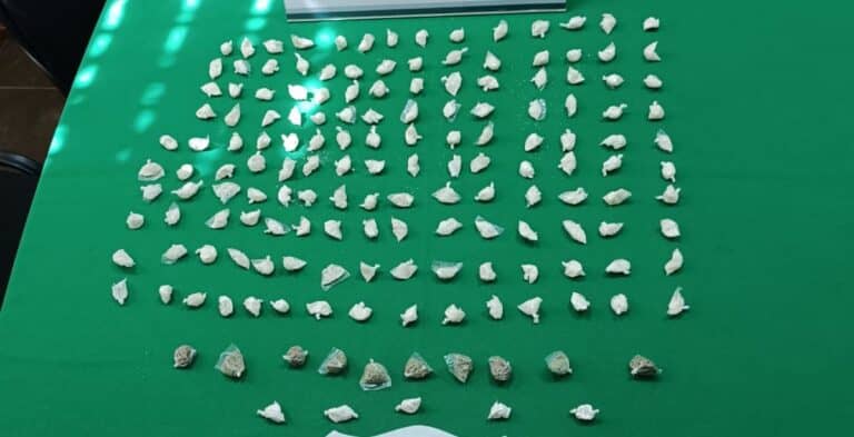 Gendarmería detiene a sujeto intentando ingresar droga a cárcel de Molina