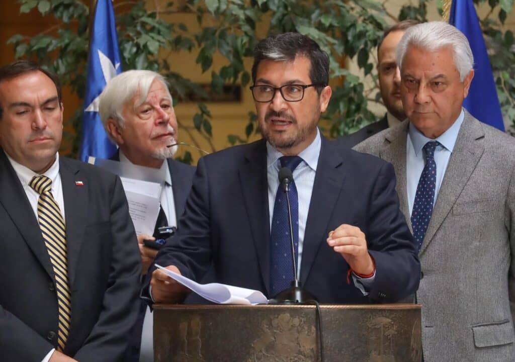 Diputado Hugo Rey solicitó fiscalizar sistemas de calefacción en colegios de la región del Maule