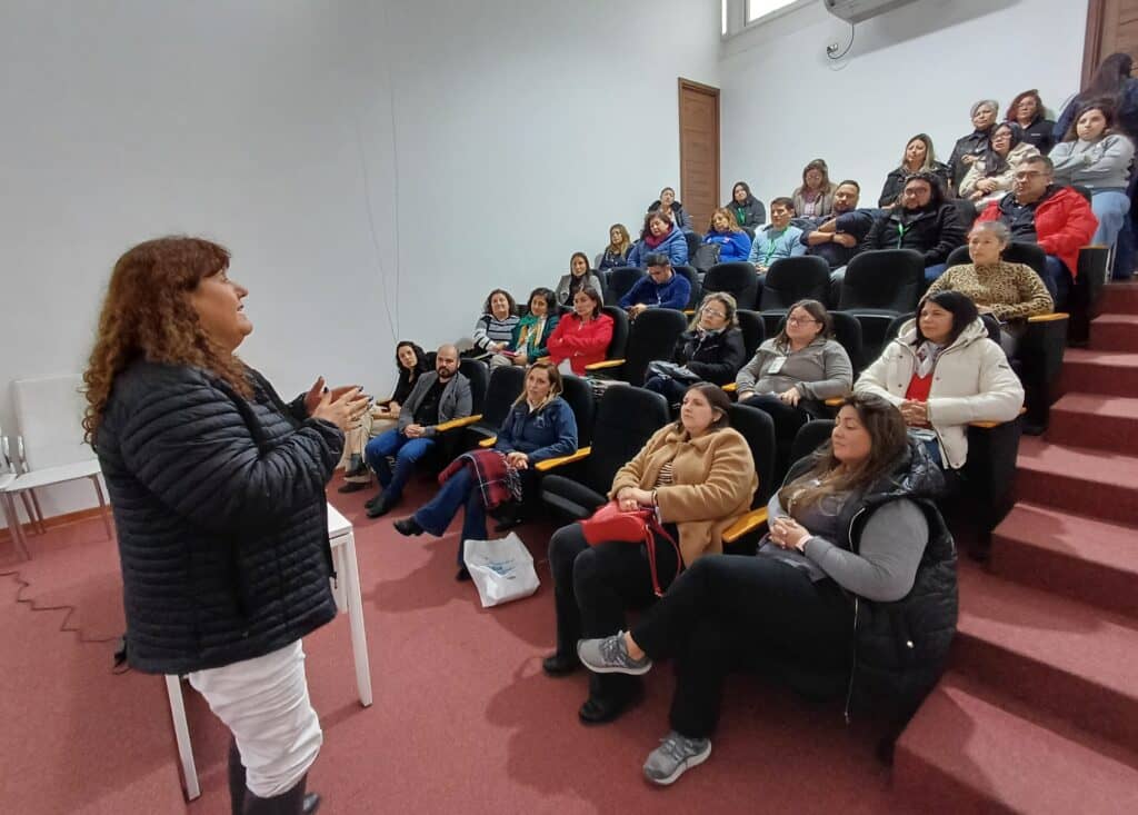 Municipalidad de Curicó realizó diálogo sobre contextos y desafíos del envejecimiento poblacional