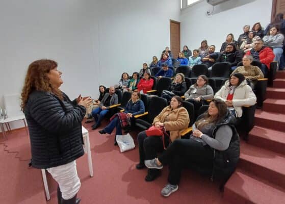 Municipalidad de Curicó realizó diálogo sobre contextos y desafíos del envejecimiento poblacional