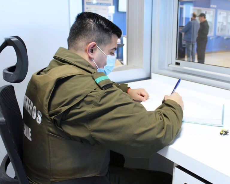 Hospital de Curicó refuerza seguridad con oficina permanente de Carabineros en Urgencias