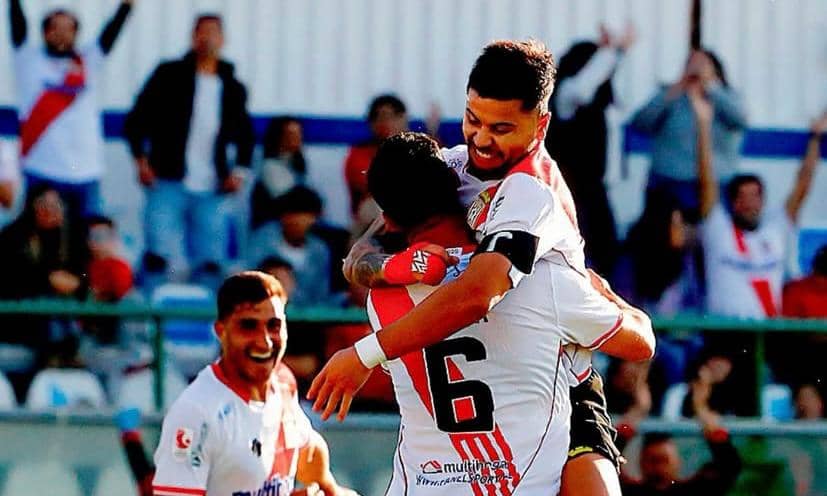 Curicó Unido celebra su primer triunfo como local goleando a U. San Felipe