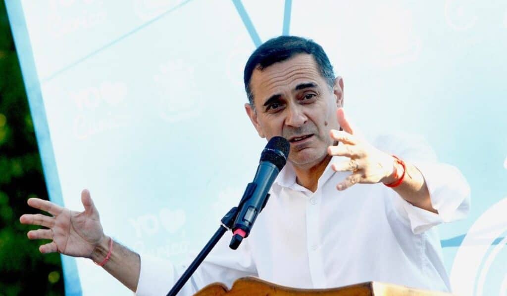 Javier Muñoz acusa a diputado Moreno de desinformación tras críticas por $3.700 millones en licencias médicas