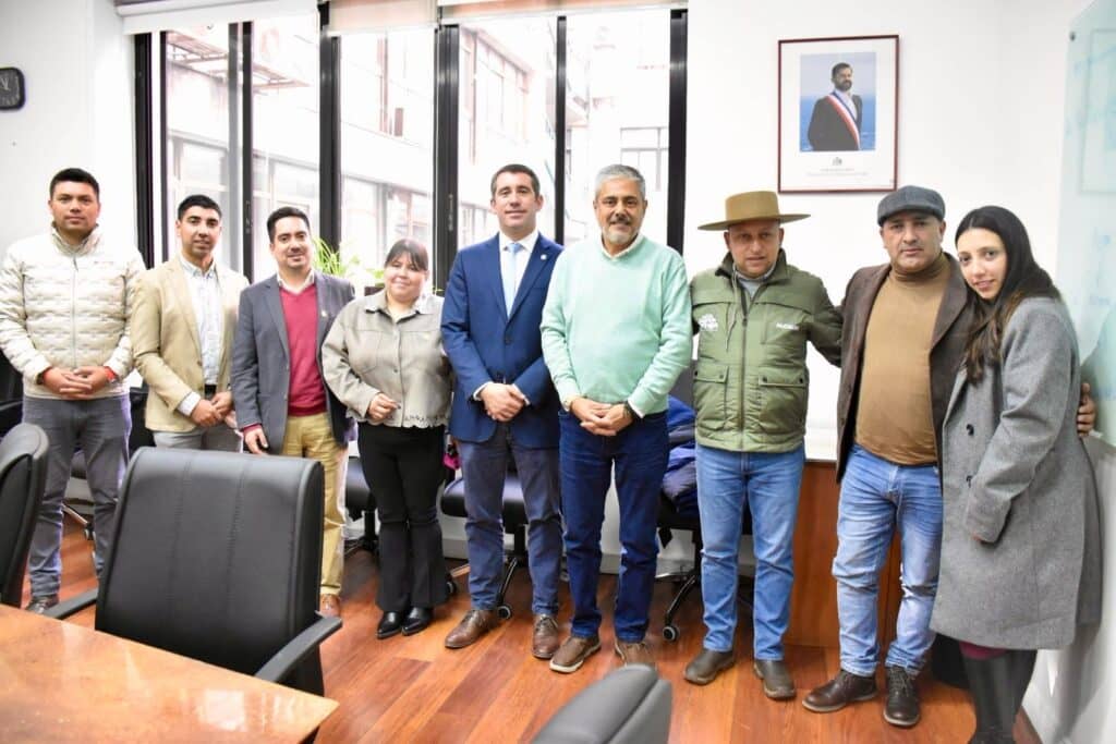 Diputado Moreno y alcalde de Sagrada Familia solicitan al MOP mejoras viales en la comuna
