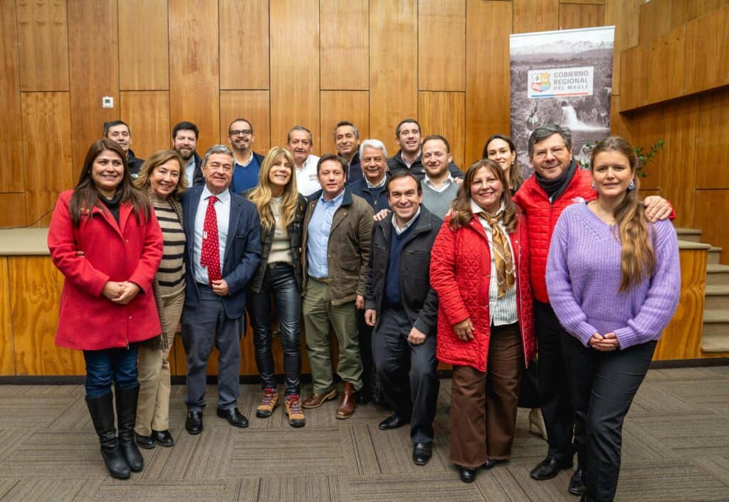 Gobernador del Maule presenta a parlamentarios ambiciosa propuesta de presupuesto 2026