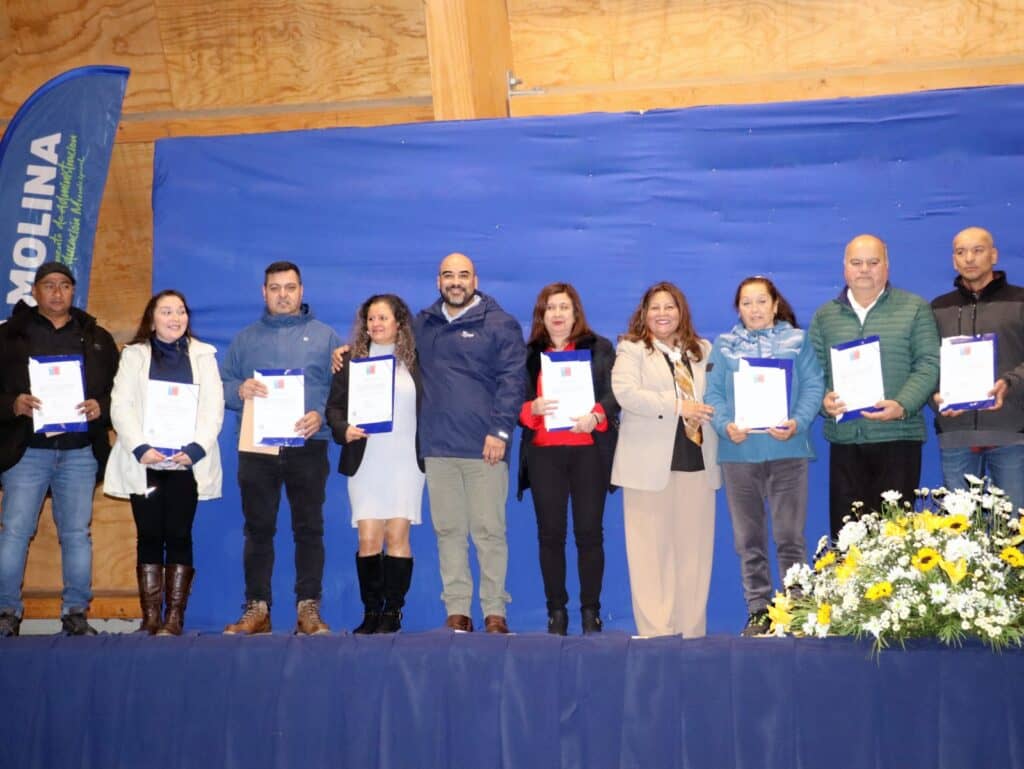 Molina celebra a más de 200 adultos que completaron sus estudios básicos y medios