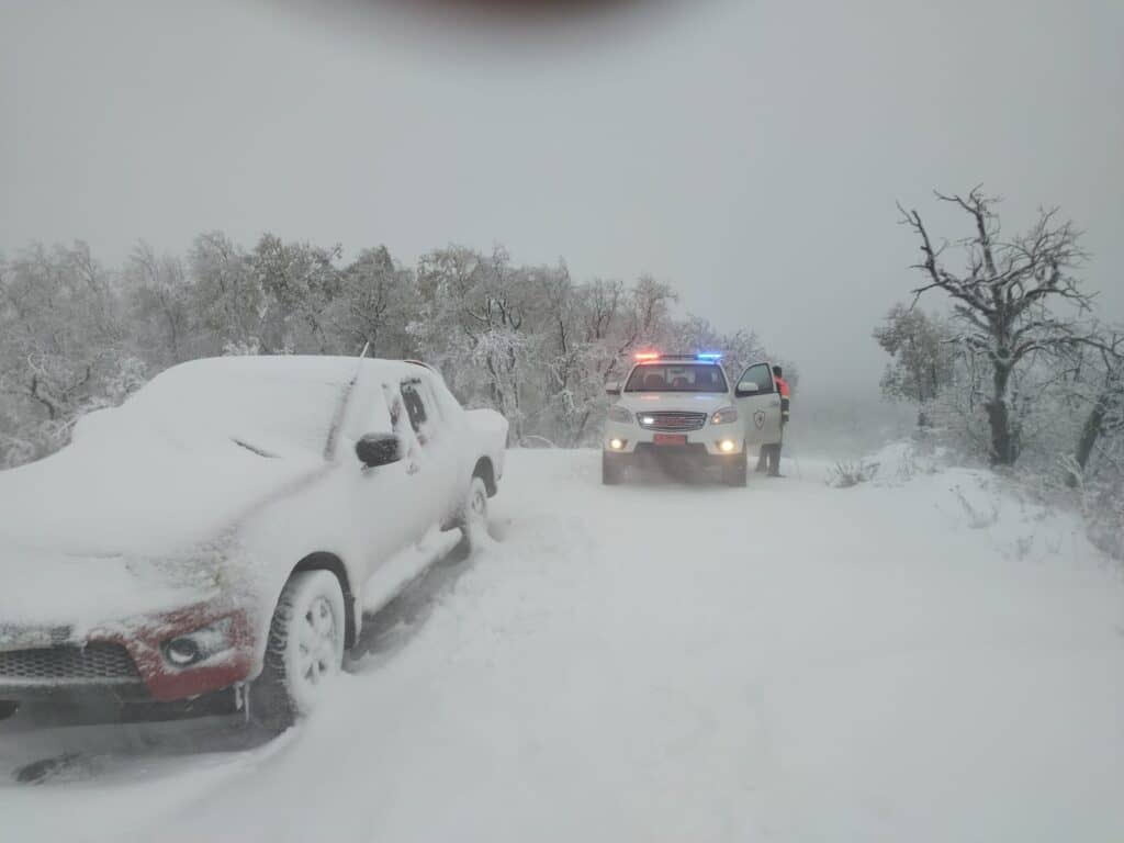 ACTUALIZACIÓN: Cinco excursionistas rescatados en la precordillera de Romeral, pero cuatro siguen extraviados
