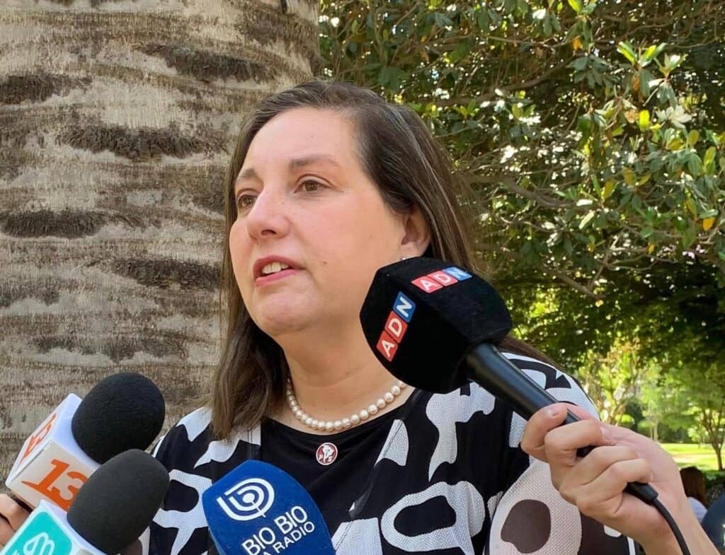 Senadora Vodanovic pidió fiscal con dedicación exclusiva para caso de concejala desaparecida en Villa Alegre
