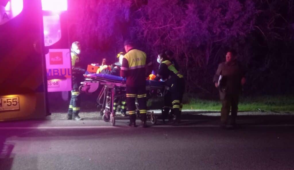 Trágico accidente en Romeral: Un fallecido y un herido grave tras choque de moto con caballo