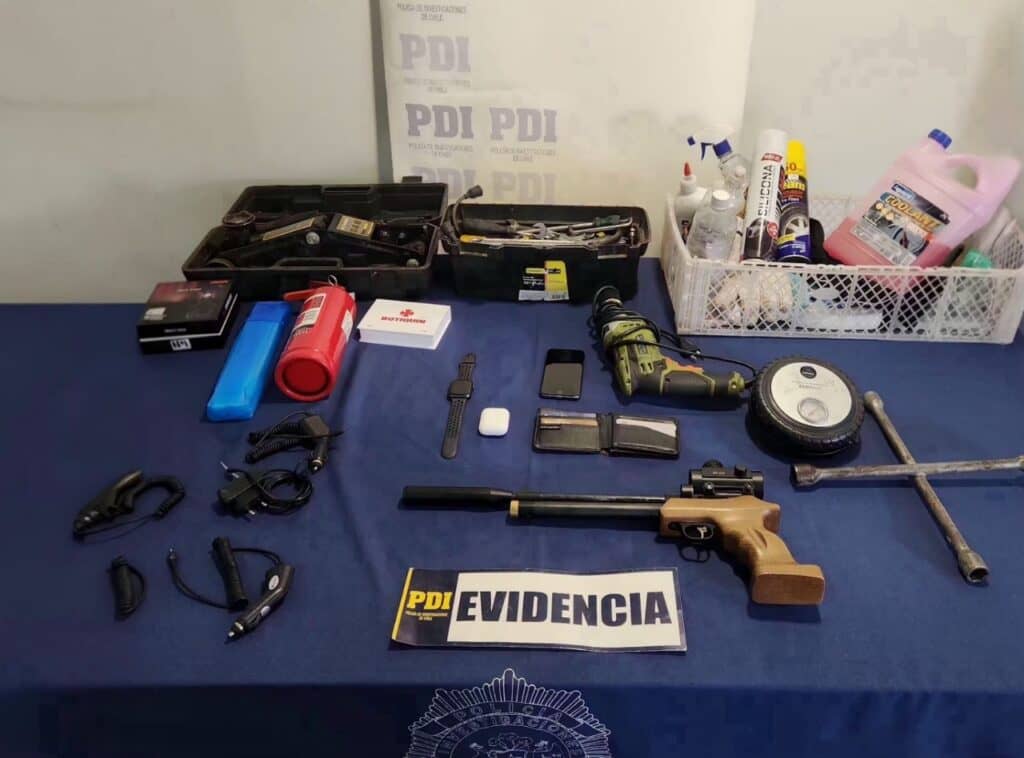 Tres imputados en prisión preventiva por robo con violencia en Teno