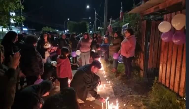 Masiva velatón por Paola Flores Ovalle: Familia y amigos exigen justicia