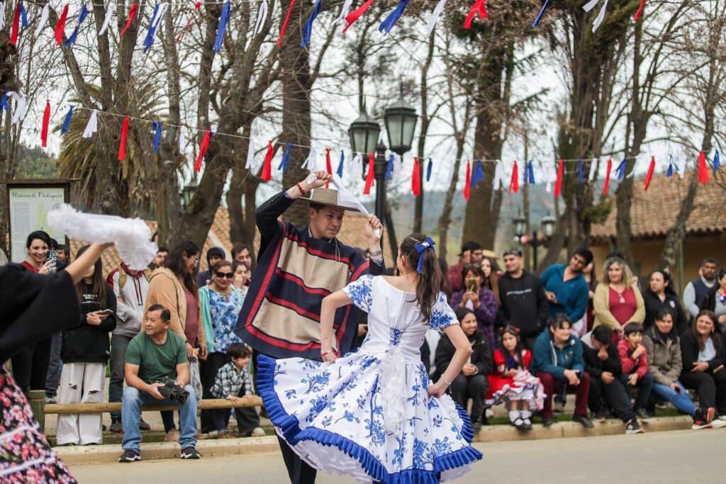 Vichuquén da la bienvenida a las Fiestas Patrias con tradicional esquinazo