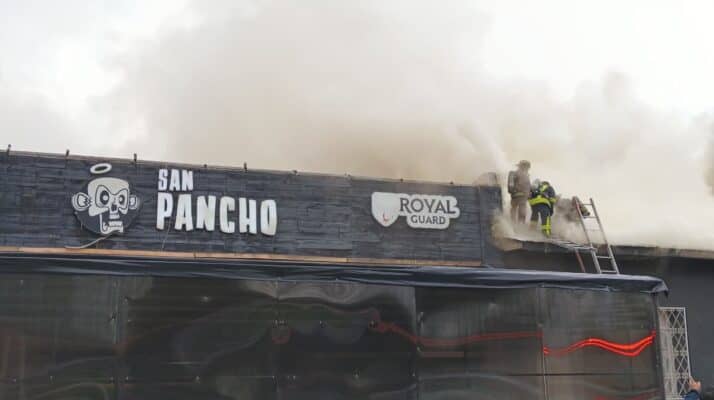 Alcalde de Curicó busca mediar en conflicto de dirigentes vecinales tras incendio en Avenida España