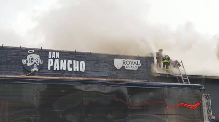 Alcalde de Curicó busca mediar en conflicto de dirigentes vecinales tras incendio en Avenida España