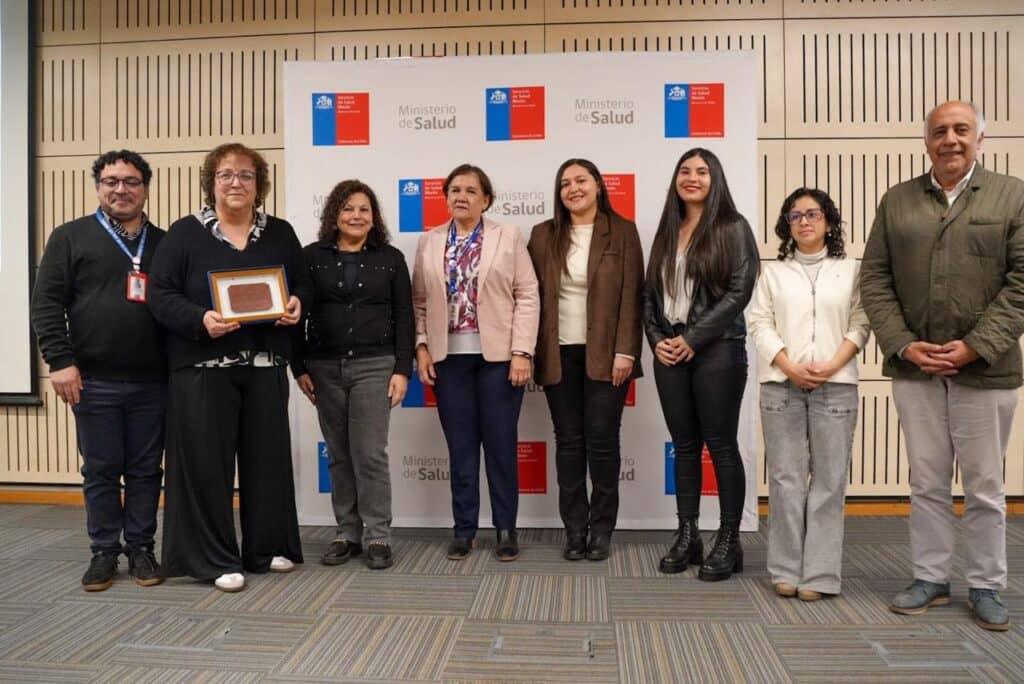 Salud Primaria de Curicó recibió reconocimiento por su labor en la prevención del Cáncer Cervicouterino