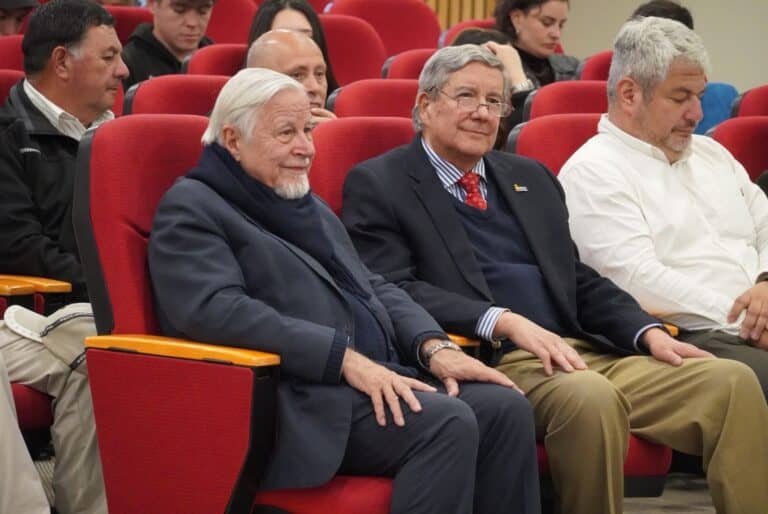 Diputado Celedón celebra seminario que reactiva propuesta de un puerto para Constitución