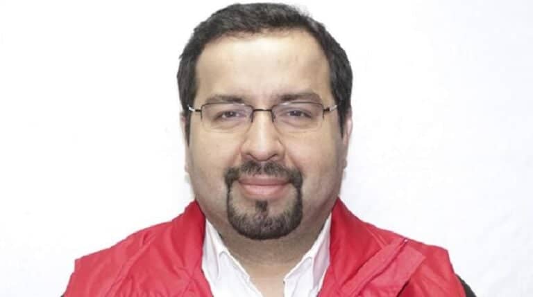 Funcionario de Molina se "amotina" tras ser destituido por uso fraudulento de licencias médicas