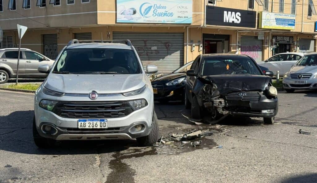 Colisión en Yungay con Sargento Aldea provoca congestión en Curicó