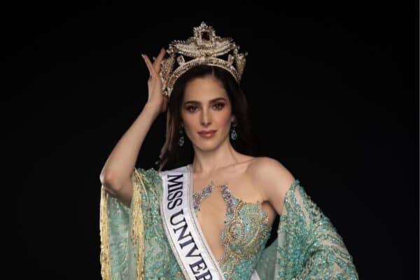 Fátima Bosch de México se corona como Miss Universo 2025