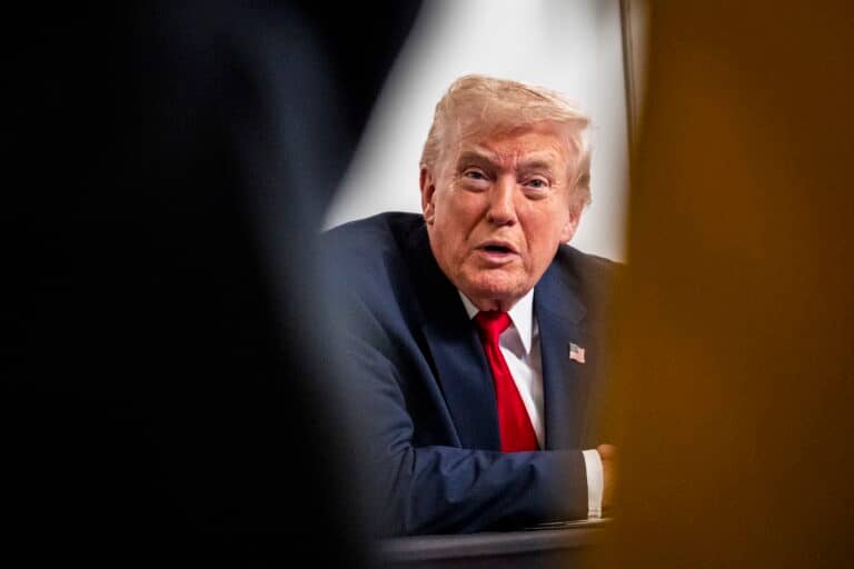 Trump anuncia inminente acción terrestre de EE.UU. contra narcotráfico en Venezuela