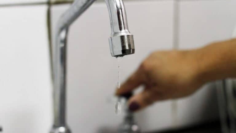 Los Copihues sin agua Potable: Alcalde de Río Claro proyecta solución definitiva para mayo de 2026