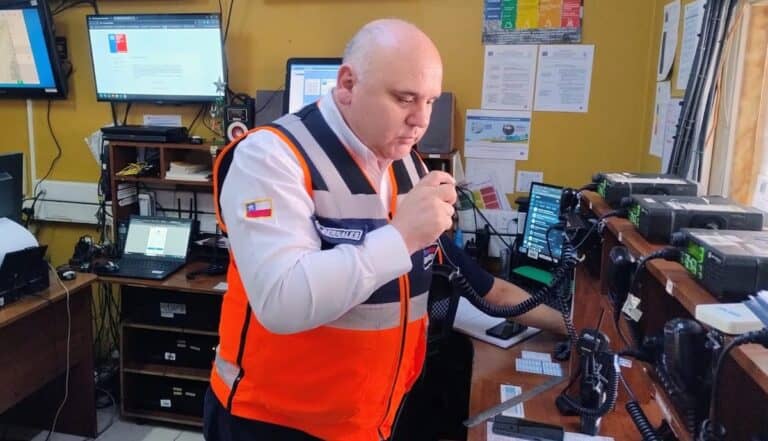 Tras combatir 18 incendios en un día, el Maule se prepara para jornada extrema con temperaturas récord