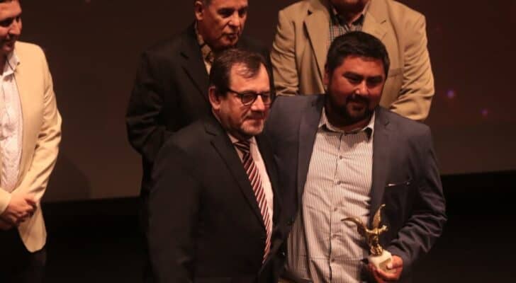 Talquino es galardonado como Mejor Periodista Deportivo de Regiones 2025