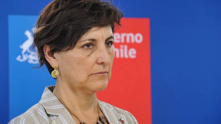Contraloría confirma gestiones indebidas en atención médica de madre de exministra Aguilera