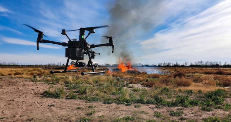 CONAF Maule advierte: Uso de drones en incendios obliga a suspender combate aéreo y pone en riesgo vidas humanas