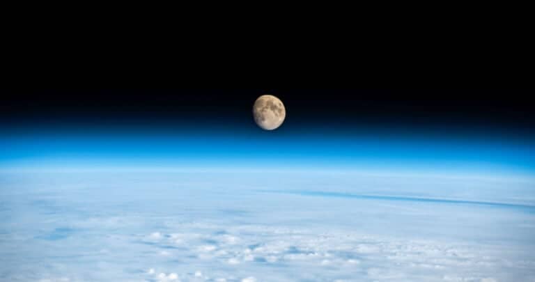 Hace 72 años abogado talquino Jenaro Gajardo inscribió la Luna a su nombre