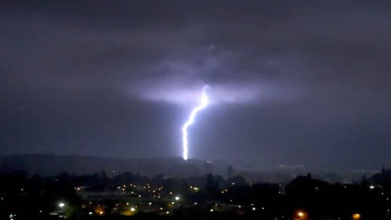 De tormentas erráticas a temperaturas extremas: Advierten severos efectos climáticos para la Región del Maule
