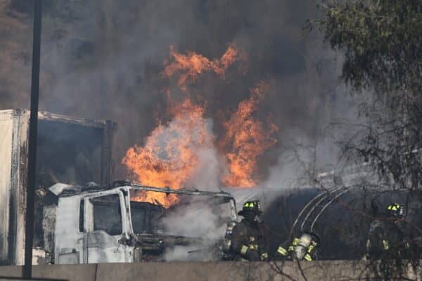 Tragedia en Renca: Explosión de camión de gas deja tres fallecidos y gran incendio