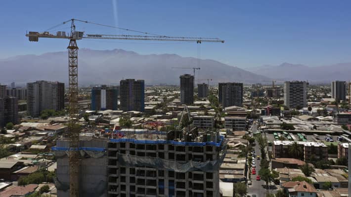 Tasa de interés hipotecaria toca su piso desde 2021, pero otras crediticias suben
