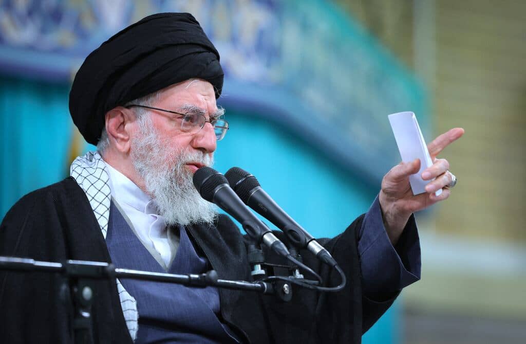 Trump cree que líder supremo de Irán murió en ataque