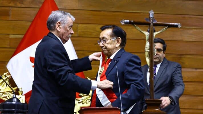 Nueva crisis política en Perú: José María Balcázar asume como presidente interino tras destitución de José Jerí