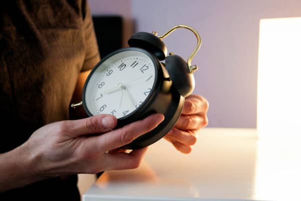 Chile se prepara para el regreso al horario de invierno en abril de 2026