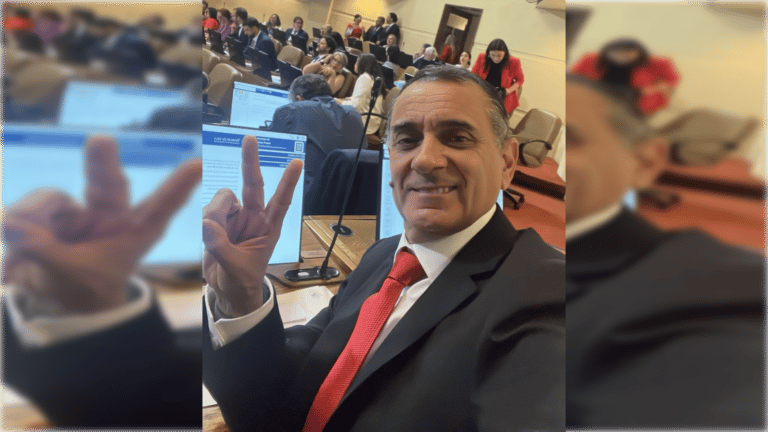 Javier Muñoz asume como diputado con el compromiso de mantener "los pies en la tierra"
